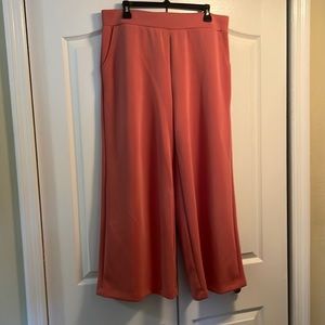 Women’s pink culottes